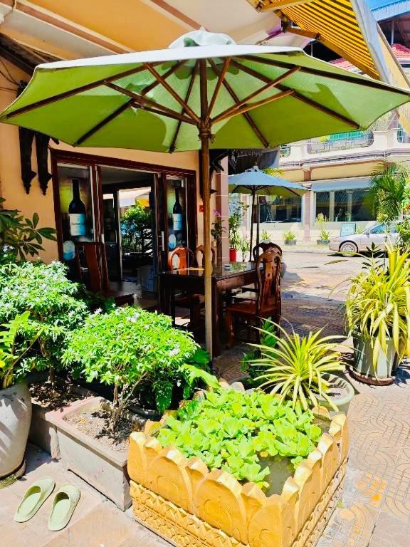 U Dara Inn Siem Reap Esterno foto